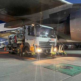 Fuelling at Frankfurt Airport © Mabanaft GmbH & Co. KG