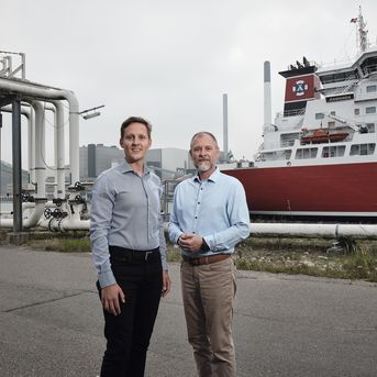 Sune Petersen, Head of Sustainability & Strategy, DCC & Shell Aviation Denmark and Karl Henrik Dahl, Managing Director, Oiltanking Copenhagen A/S. © Oiltanking Copenhagen A/S. Photo: Christoffer Regild
