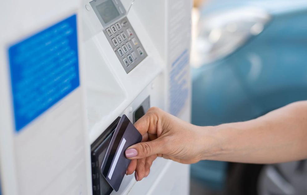 csm_Fuel_card_at_pump_dcb53743f4-3-1-1