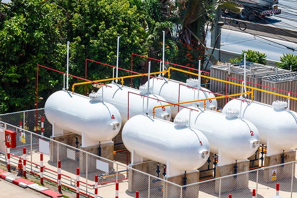 Multiple LPG tanks for commercial fuel storage monitoring