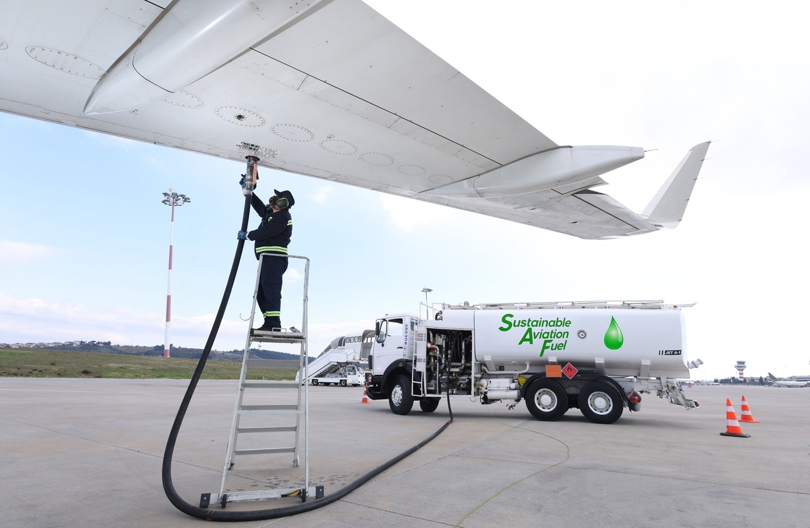 Aviation fuels, e-fuels or sustainable aviation fuel