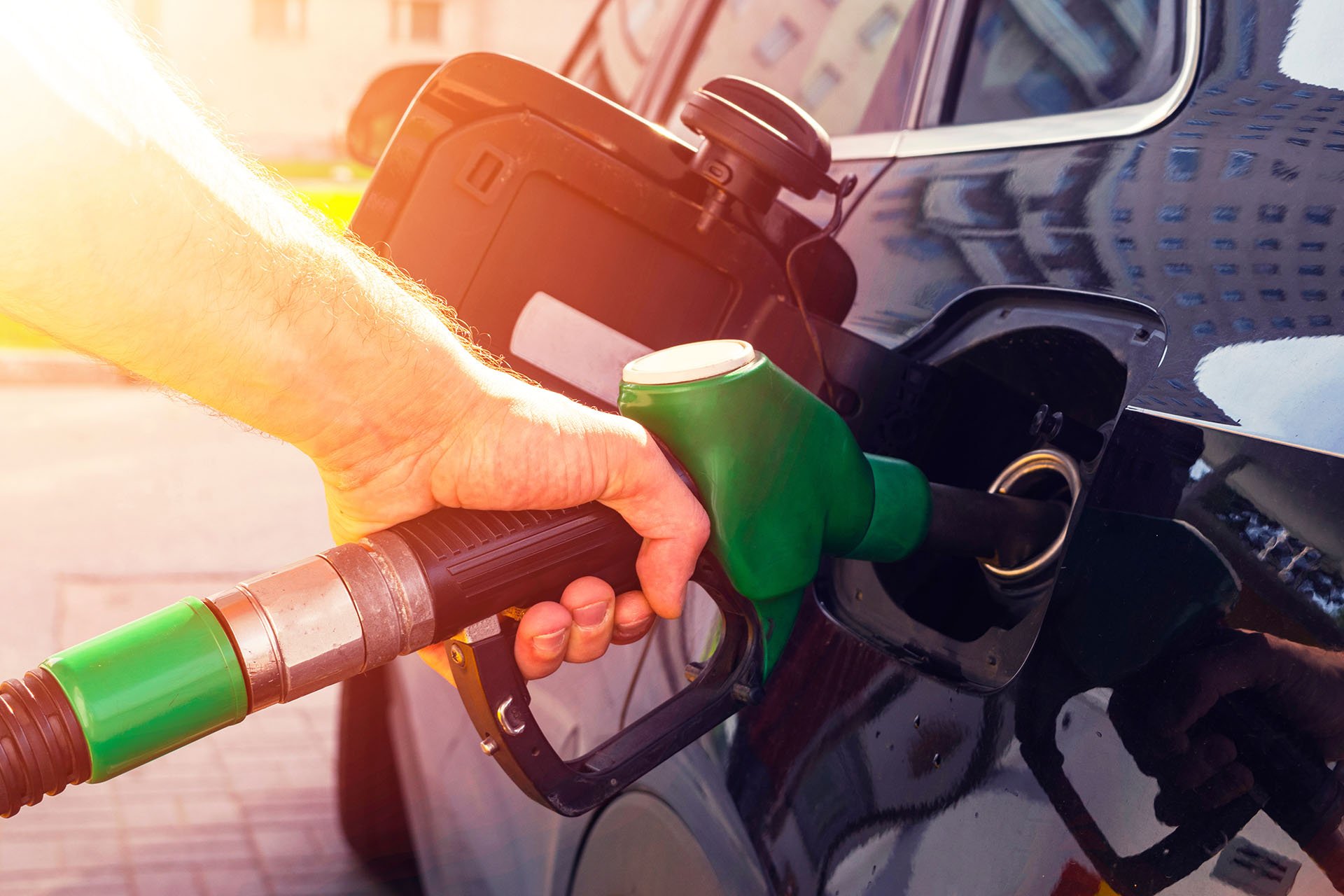 image_service-station-fuel-pump_AdobeStock_238510763_Standardlizenz_2022-03-05_1920px