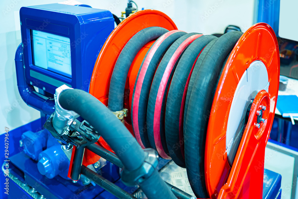 Filling station equipment for marine transportation and shipping