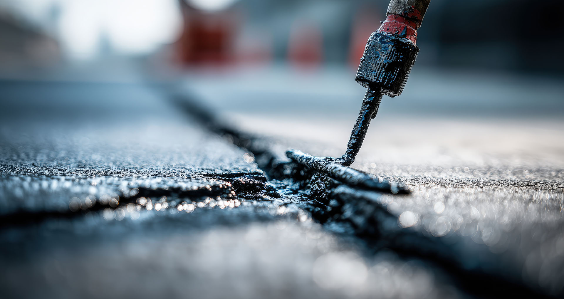 Flüssiges Bitumen im industriellen Einsatz für Straßenbau und Bauanwendungen